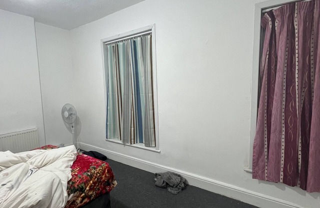 Furnished 2 bedroom house with garden aswell i stay here normally with family.