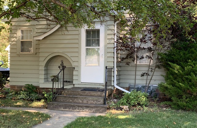 Furnished Lakeside Cottage Clear Lake