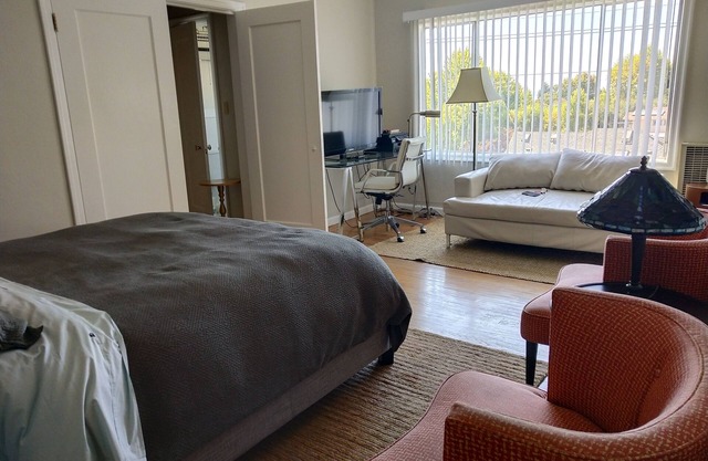 Studio meublé avec vue sur la baie