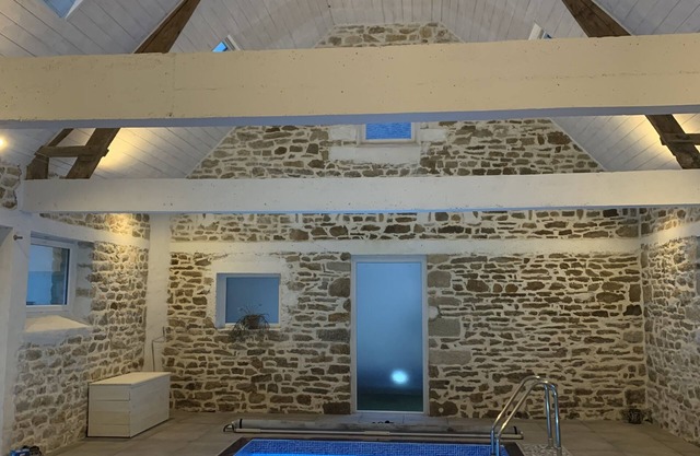 gîte de campagne avec piscine intérieure chauffée