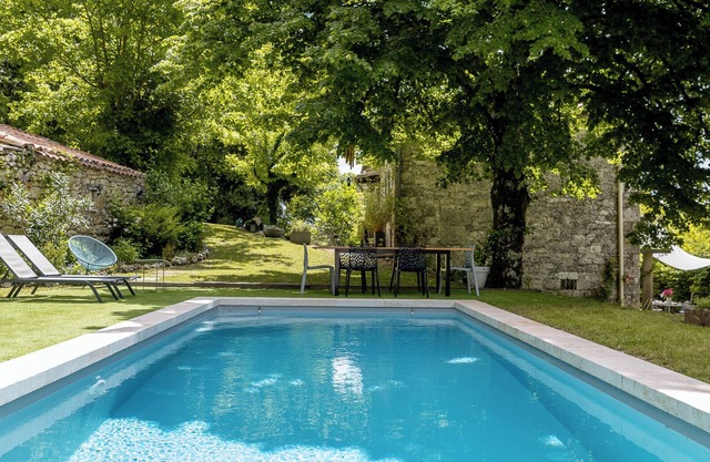 Gîte de charme à la campagne, piscine, idéal famille pour sejour calme et nature