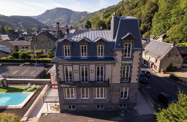 Gîte de Charme avec Piscine privée couverte et chauffée