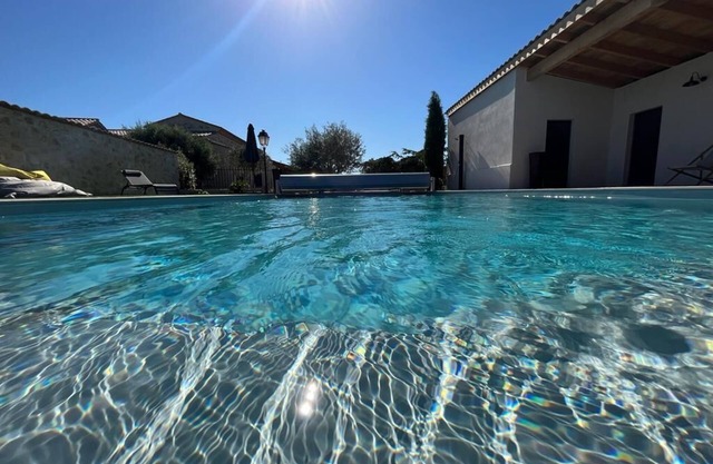 Gîte avec Piscine Le Mas des Oliviers, St Gervais sur Roubion, Drôme Provençale.