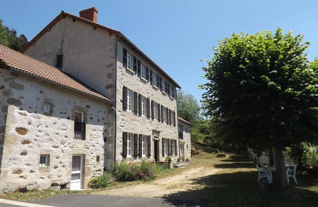 Gîte Margeride 2 pers, animaux acceptés, TV, BBQ, cuisine, draps en option