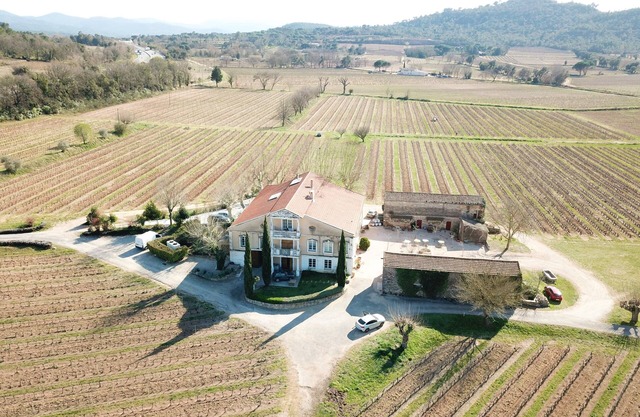Gîte Vert d'Olive. Gîte de charme au milieu des vignes