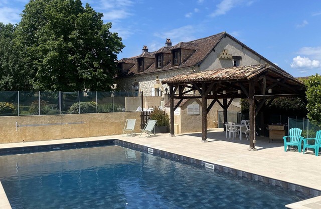 Gîte 2 à 50 places avec piscines dans le Périgord Monbazillac Dordogne Bergerac