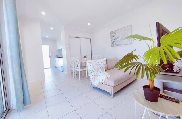 Gables/Box Hil/Maraylya 2Br granny flat with WiFi