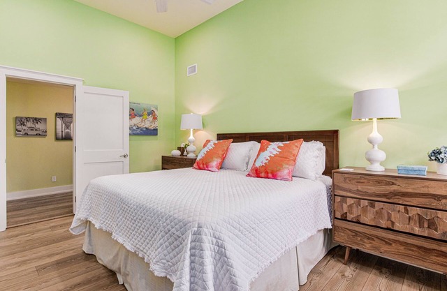 Gadsden Hideaway: Historic Downtown Luxury in East Hill Preservation District