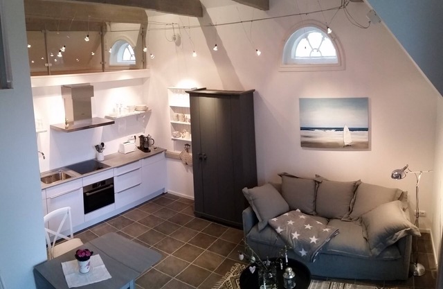 ... Confortable loft au toit de chaume