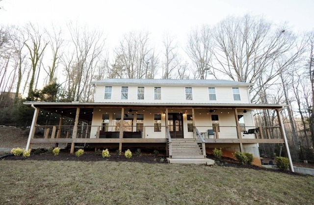 Game & Movie Room, Minutes to Wine, Weddings &Town