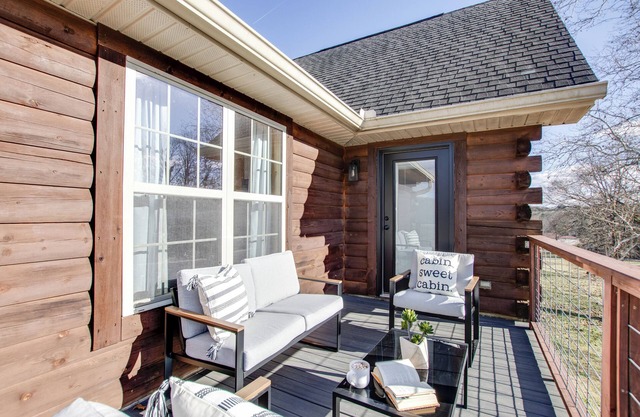 NEW: Sleeps 8-Quiet Country Stay w/Smart TVs & Easy Access to Nashville/Airport