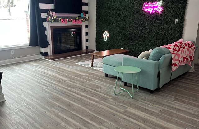 Game On Parma with WiFi, AC and Game Room Family and Pet Friendly