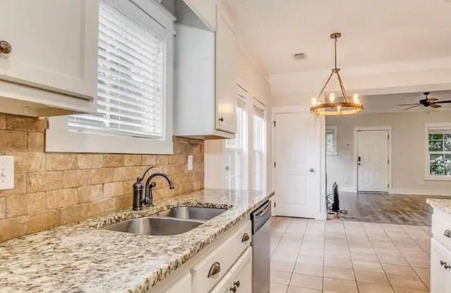 Gameday Paradise- 3 bdr townhouse walking distance