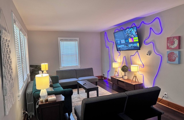 Stylish and Comfortable home close to Hershey Park!