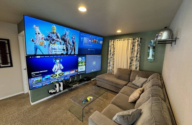 Gamers Oasis! Gaming Wall-4 70” Samsungs! Board Games! Family Home Near Gaylord