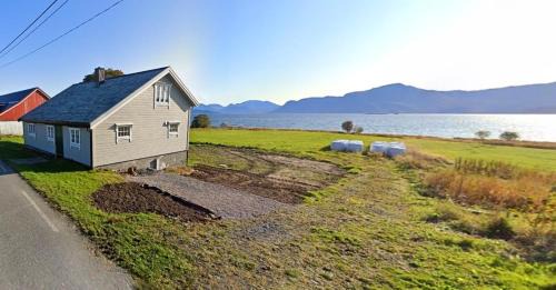 Gamlemgarden by Norgesbooking - house by the sea
