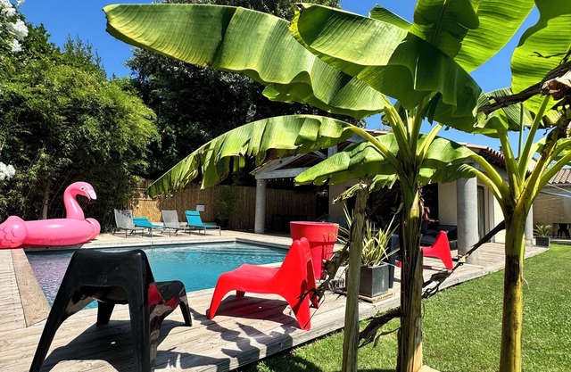 GARD/ARDECHE MAISON INDIVIDUELLE AVEC PISCINE, JOLIE VUE, AU CALME