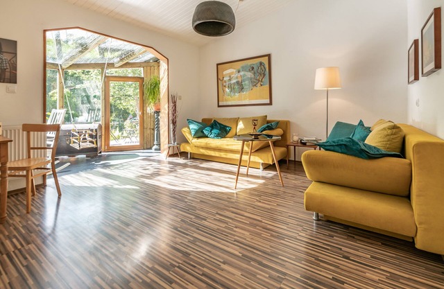 Taunus appartement avec jardin, à la périphérie de la ville, véranda, terrasse avec piscine u. Jardin Sauna