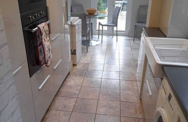 Jardin Appartement pour 4 personnes à seulement 30 minutes du centre de Londres