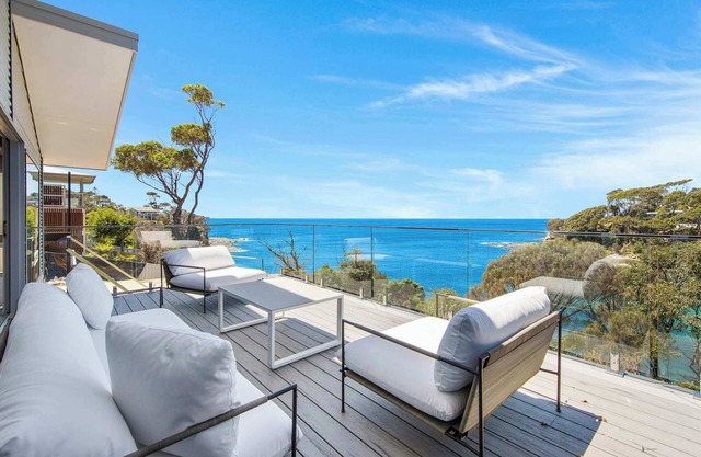 Garden Bay Coastal Retreat