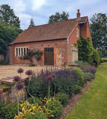 Garden Cottage 5 bedrooms set in 16 acres