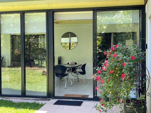 Garden Hideaway-Entirely Private