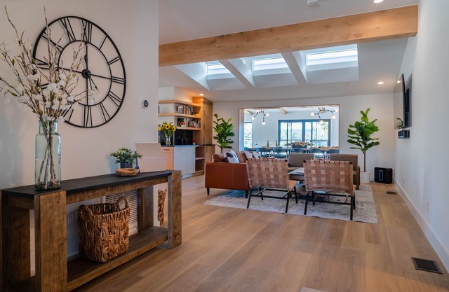 Garden House at Oak & Vine-Epitome of Country Living with Luxurious Comforts!
