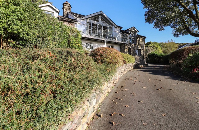 GARDEN HOUSE, family friendly, with open fire in Ambleside