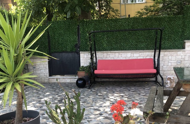 GARDEN HOUSE