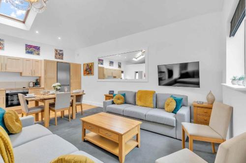 Garden Lodge With Parking By My Getaways