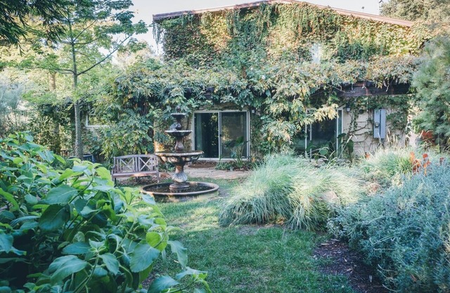 Garden of Eden. (Flexible stays available).