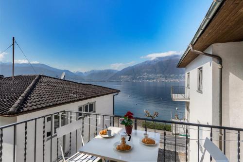 Garden on the lake 1 - Happy Rentals