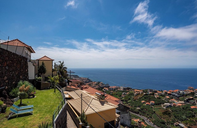 Jardin, vue sur la mer et barbecue, Casa das Maravilhas