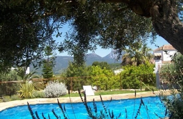 Parc Naturel Sierra de Grazalema Maison avec jardin, piscine, parking, wifi, piscine, air conditionné, central.