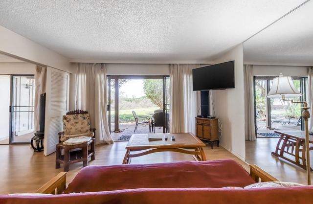 Garden View, Ground-Floor Condo w/ Lanai & Shared Hot Tub/Pool - Walk to Beach