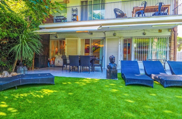 Garden Vinyet by Hello Homes Sitges