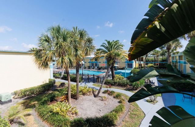 Garnet Inn & Suites, Orlando
