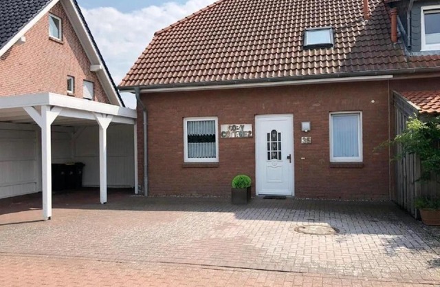 Garten, Sonnenterrasse und Strandkorb