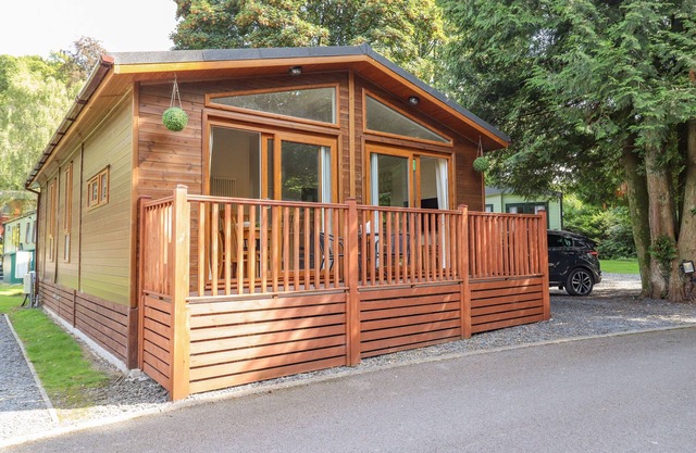 GARUDA, pet friendly, character holiday cottage in Windermere