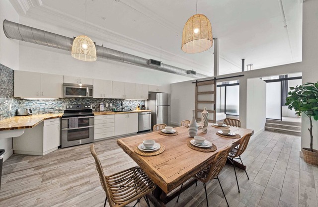 Downtown Gaslamp Getaway | Stylish 3BR APT