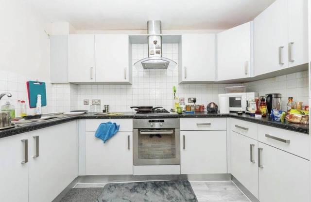Gated Community. Uncroft Parking. walking Distance to Hatfield Galleria