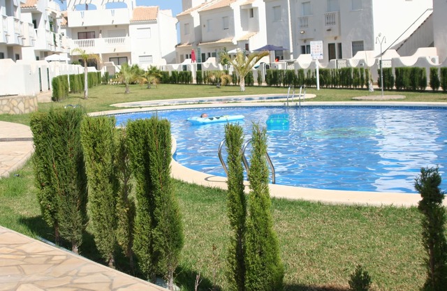 Gated Complex House w / piscines communales et jardins magnifiques, vue imprenable sur la montagne