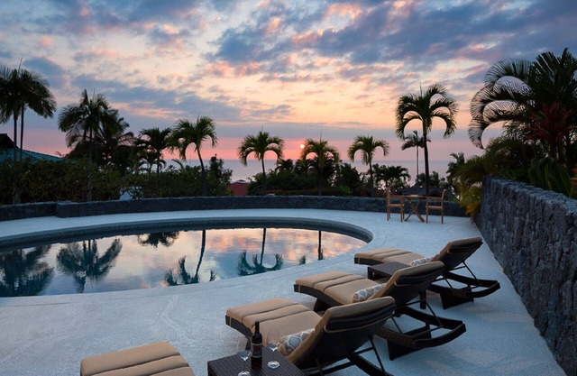 Gated Keauhou Estates maison 5 chambres avec vue sur l'océan et la piscine!
