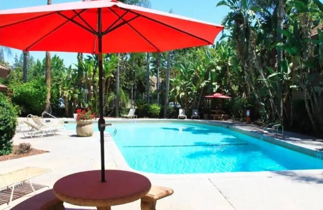 Gated, Private, Safe, Clean Upstairs Condo-Hospitals Nearby