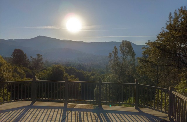 Gateway to Yosemite-Gorgeous mountain view cottage