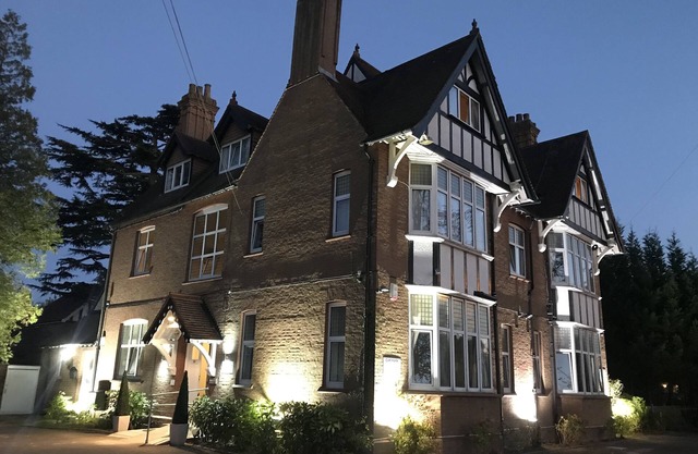 Gatwick Inn Hotel