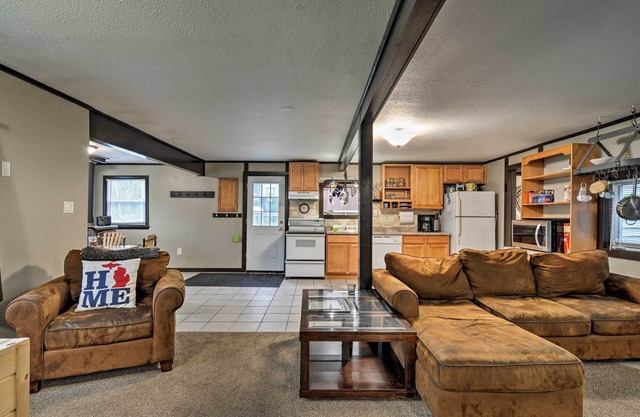 NOUVEAU! Maison Gaylord avec foyer, 3 km au lac Otsego