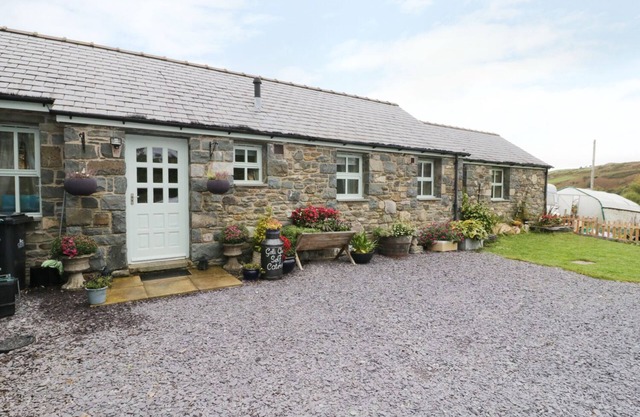 Gelli Glud, EGLWYSBACH