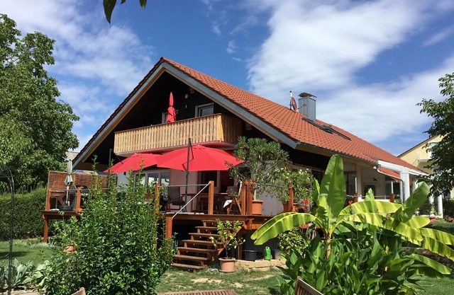 Quiet, beautiful apartment with balcony / garden view, on the Höri peninsula / Lake Constance
