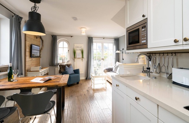 Gemütliche 3-zimmer Wohnung - 4 Personen: Meerblick, Terrasse, Stellplatz, Wlan